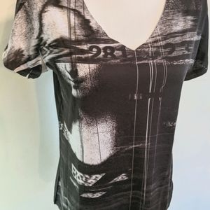 Mona Lisa Glitch Sublimated V Neck